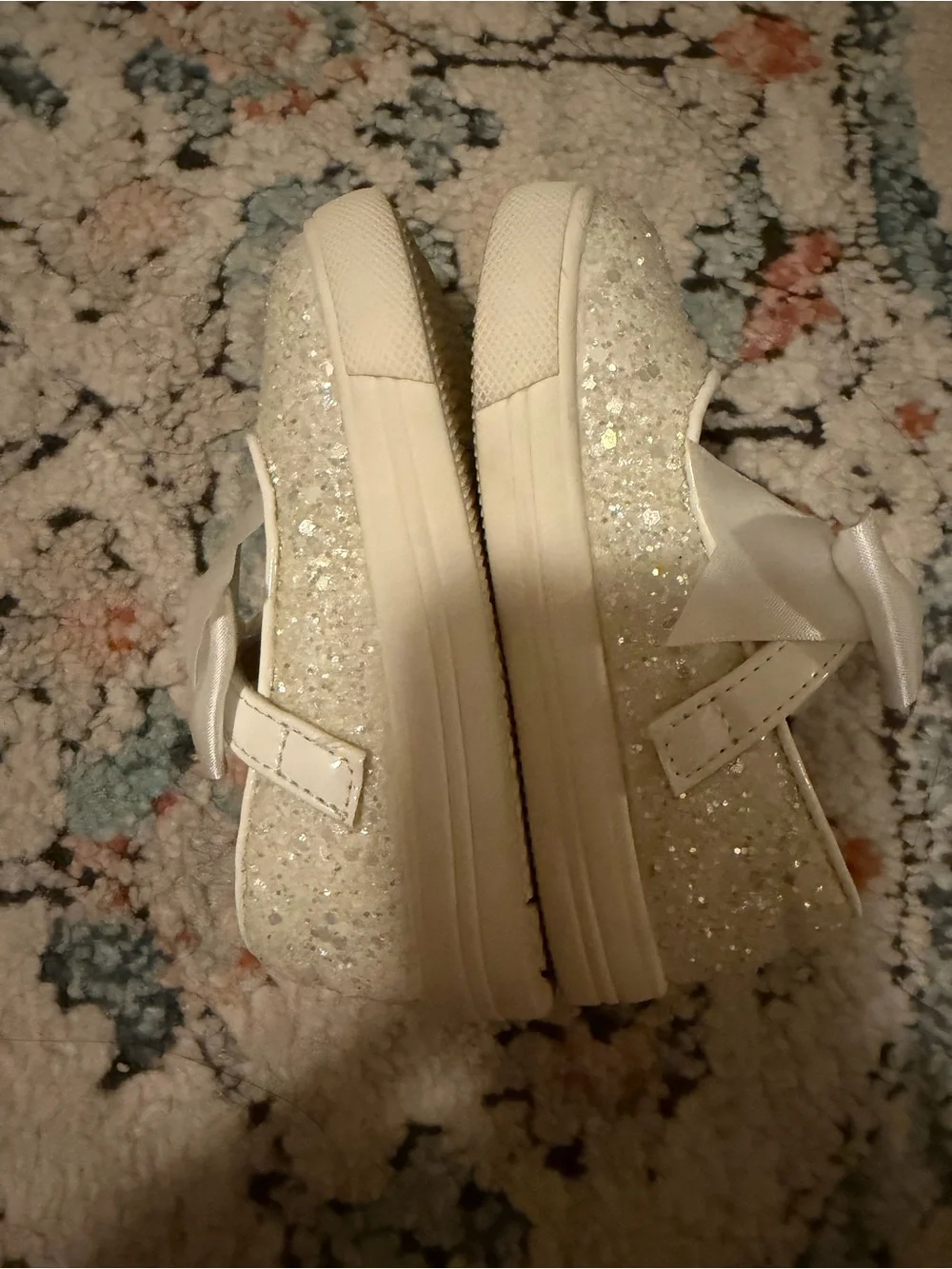 Girls Sparkle Bow Dress Shoes in Ivory size 6 like new worn twice